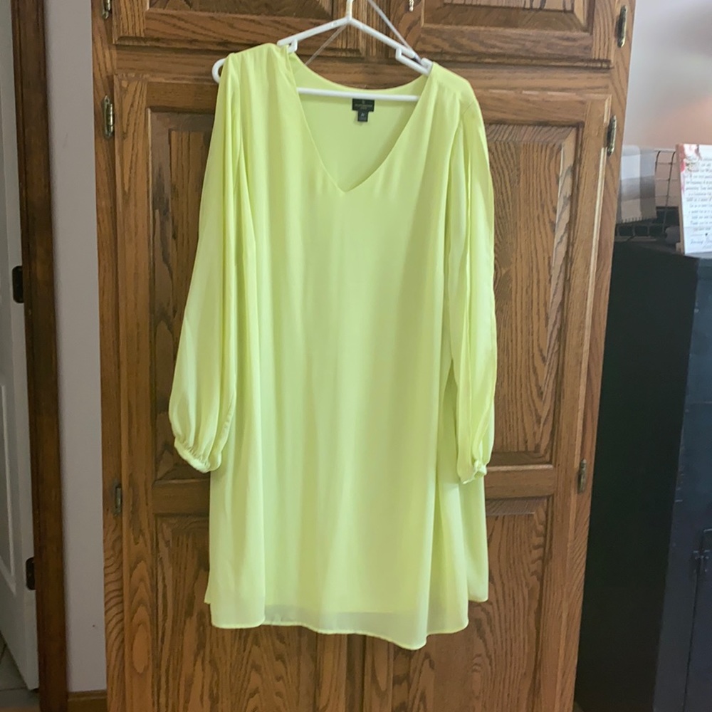 Never worn yellow lightweight 2x dress